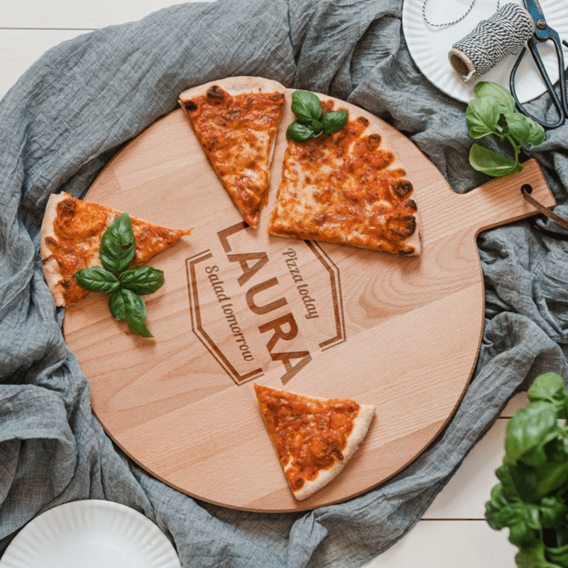 Geschenkidee für Vatertag - Pizzabrett mit Gravur